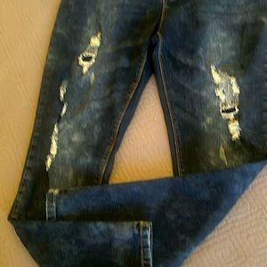 Distressed Skinny Jeans